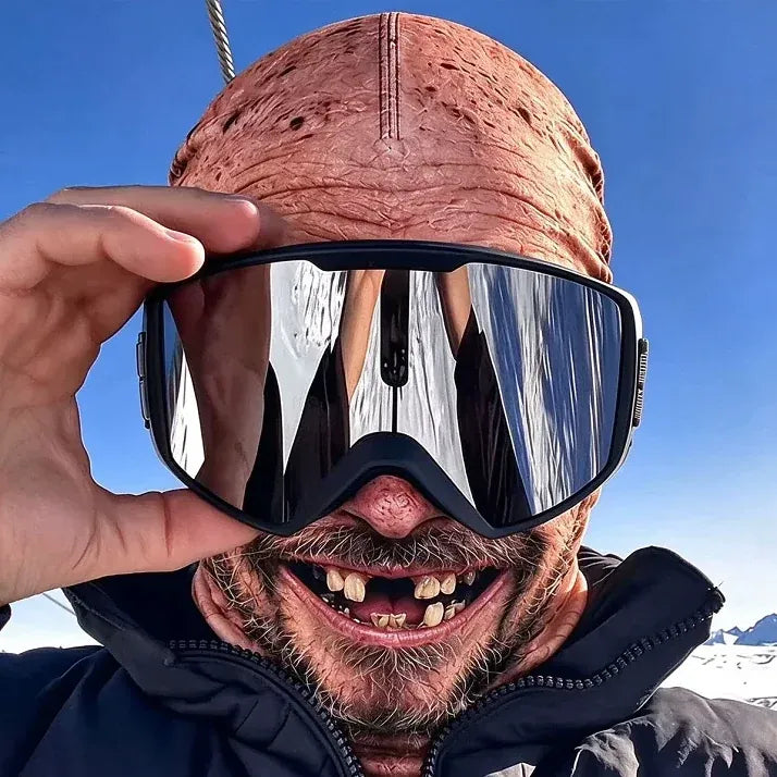 Gafas de esquí encima del pasamontañas